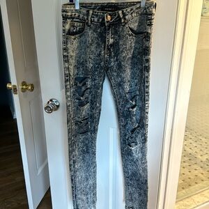 Stone washed ripped jeans